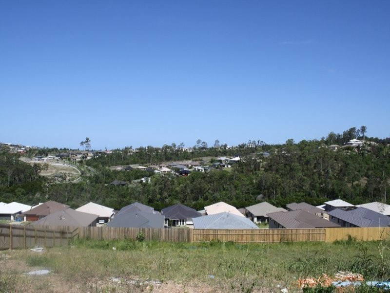18 Barrington Street, Pacific Pines QLD 4211
