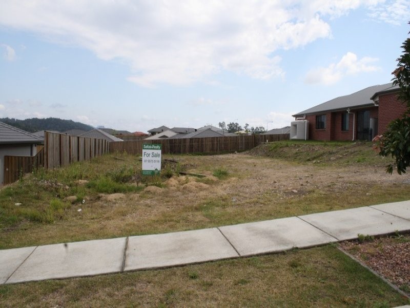 15 Bellinger Key, Pacific Pines QLD 4211