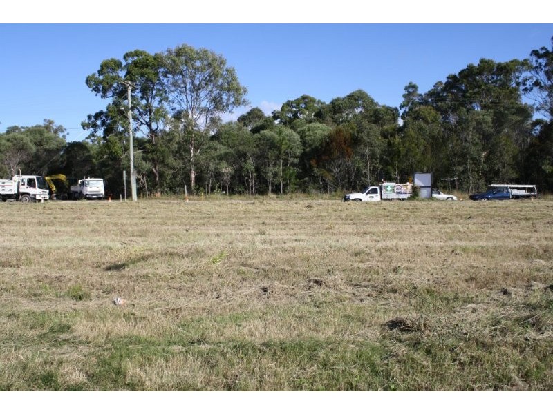 8 Pine Grove Dve, Crestmead QLD 4132