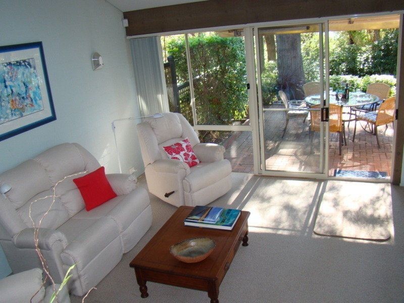 4/6 Lister  Court, Hyams Beach NSW 2540