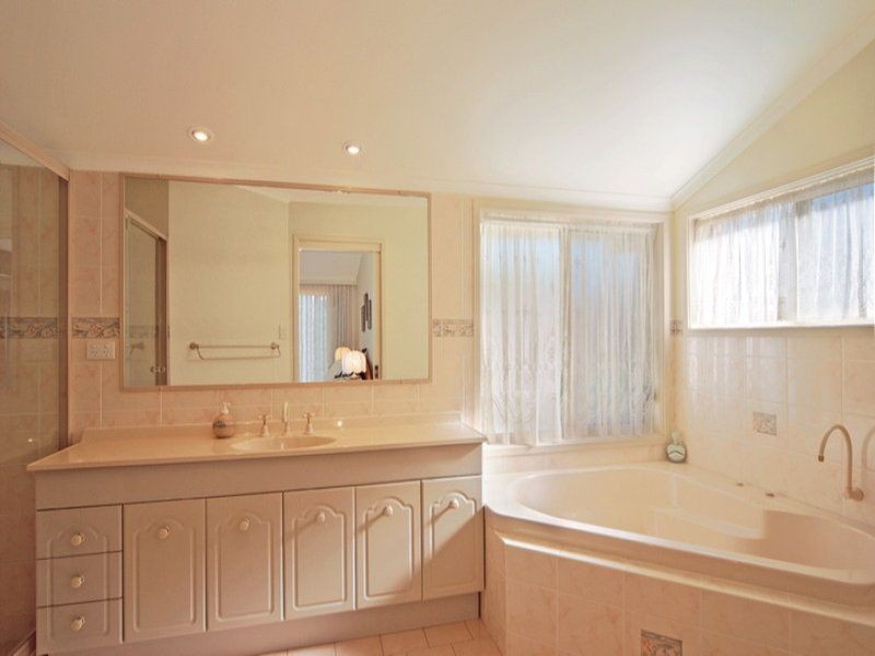 9 Kevin  Crescent, St Georges Basin NSW 2540