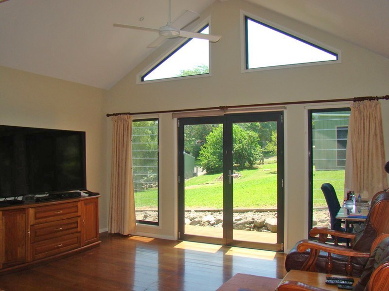 6 Tomerong Street, Tomerong NSW 2540