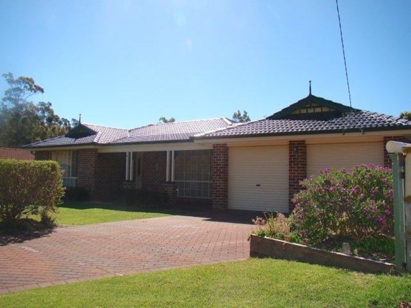 8 Wahroonga Place, St Georges Basin NSW 2540