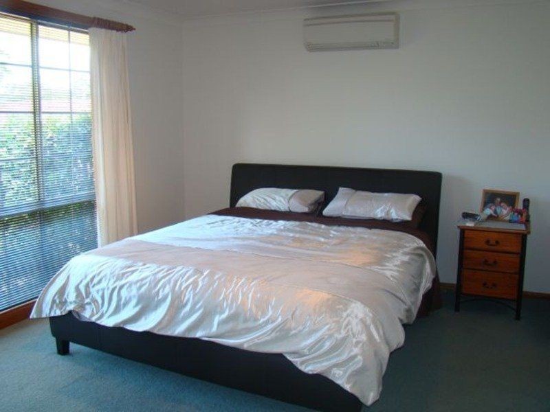 8 Wahroonga Place, St Georges Basin NSW 2540