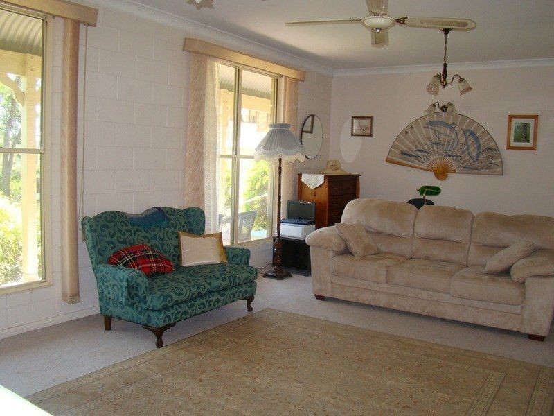 220 Macleans Point  Road, Sanctuary Point NSW 2540