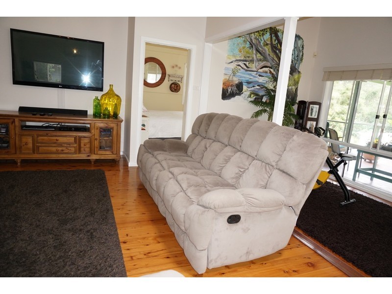 5 Streamside Street, Woollamia NSW 2540