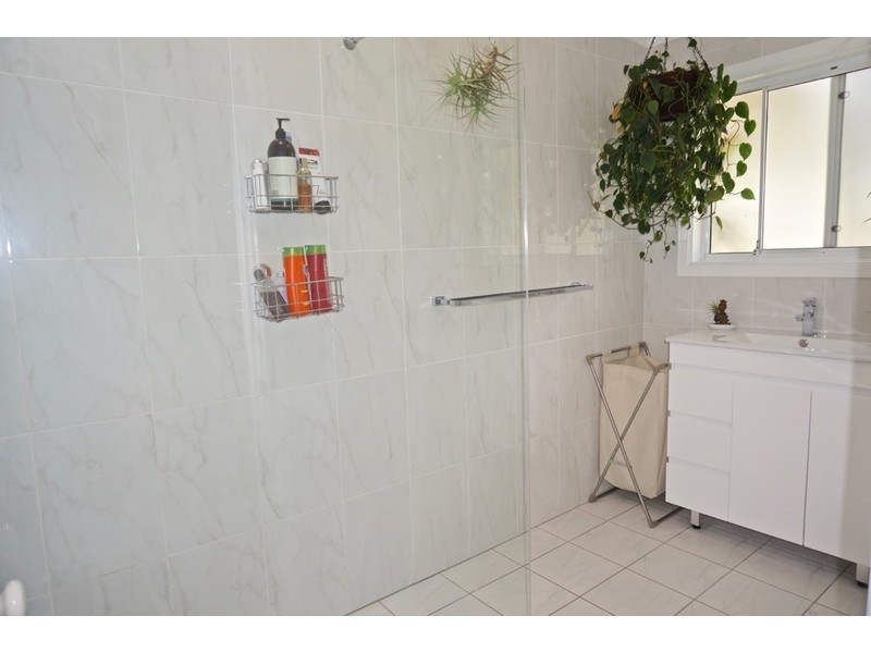 5 Streamside Street, Woollamia NSW 2540