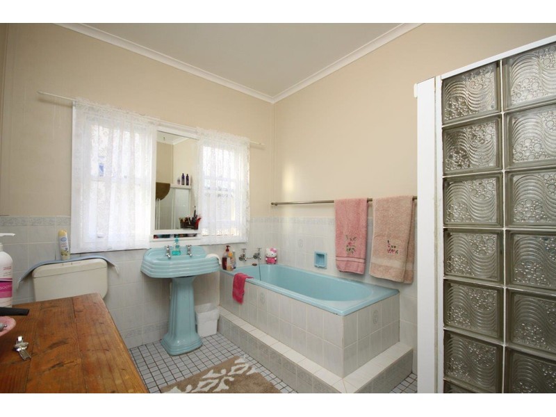 165 Sanctuary Point Rd, Sanctuary Point NSW 2540