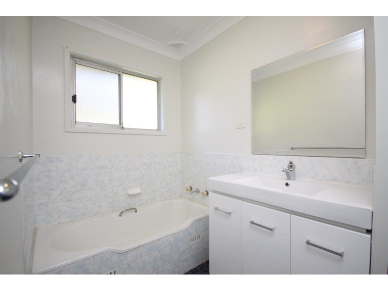 90 Macgibbon Pde, Old Erowal Bay NSW 2540