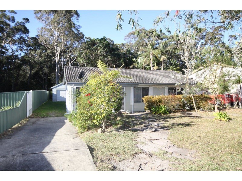 90 Macgibbon Parade, Old Erowal Bay NSW 2540