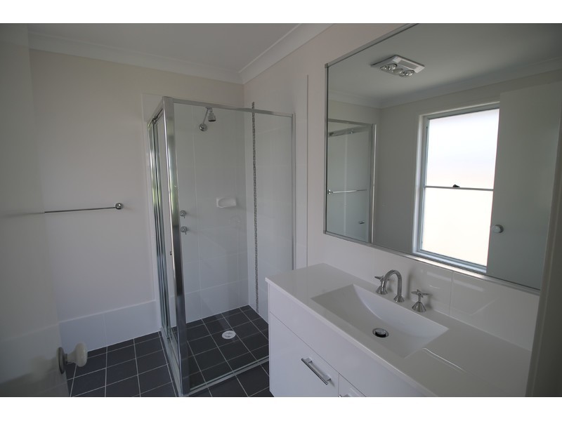 18 Hogbin Crescent, Sanctuary Point NSW 2540