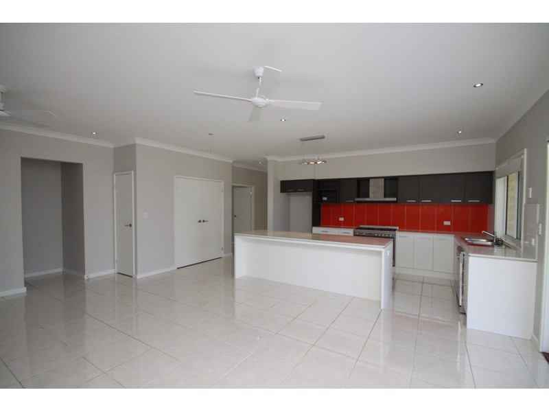 54 Coaster Circuit, Vincentia NSW 2540