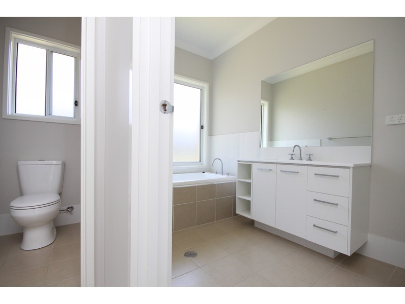 54 Coaster Circuit, Vincentia NSW 2540