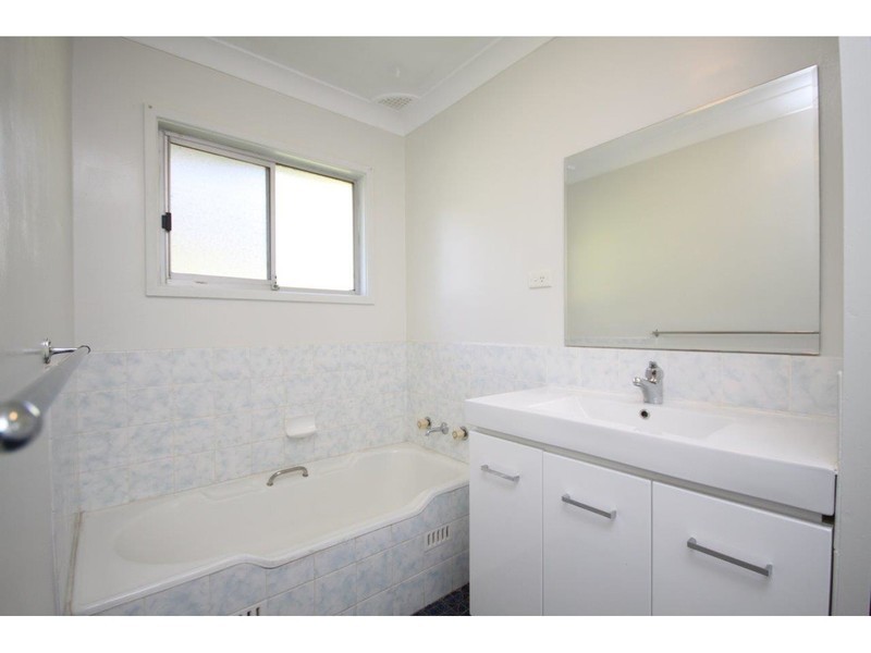 90 Macgibbon Pde, Old Erowal Bay NSW 2540