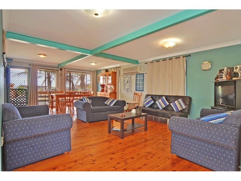 77 Elizabeth Drive, Vincentia NSW 2540