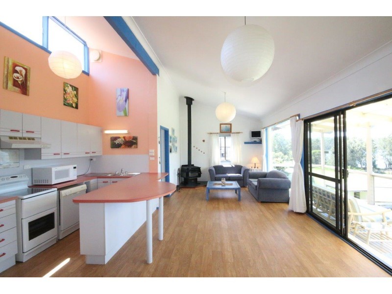 18 Caulfield Pde, Old Erowal Bay NSW 2540