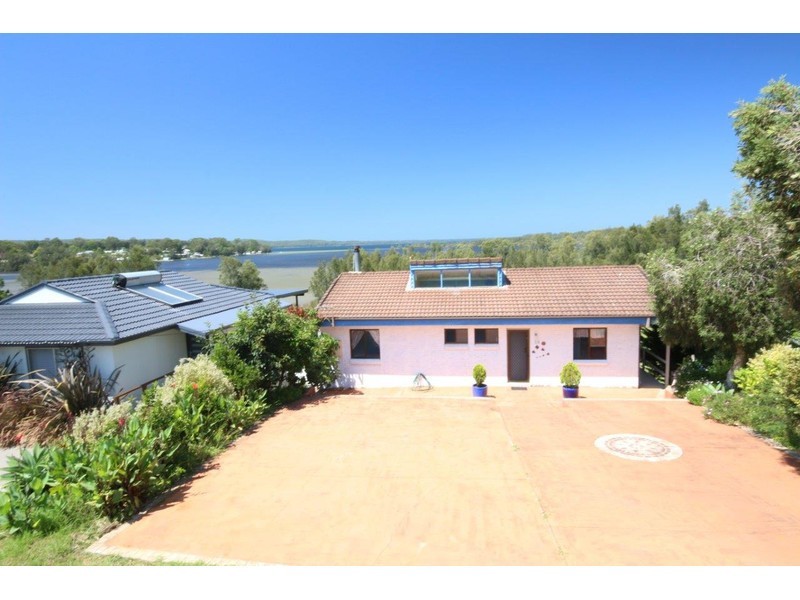 18 Caulfield Pde, Old Erowal Bay NSW 2540