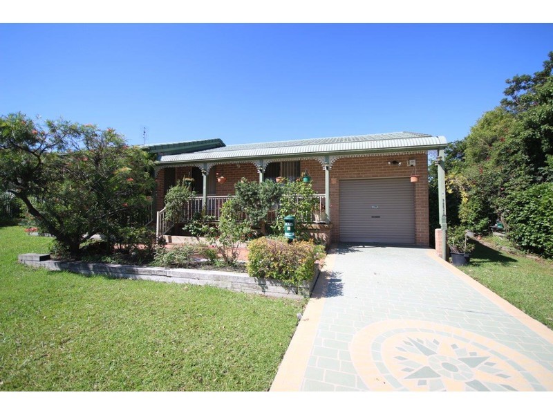 8 Banksia Avenue, Sanctuary Point NSW 2540