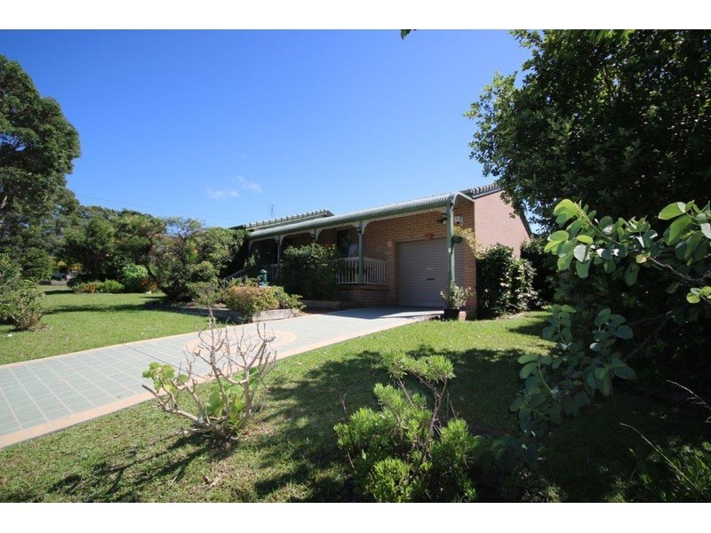 8 Banksia Avenue, Sanctuary Point NSW 2540