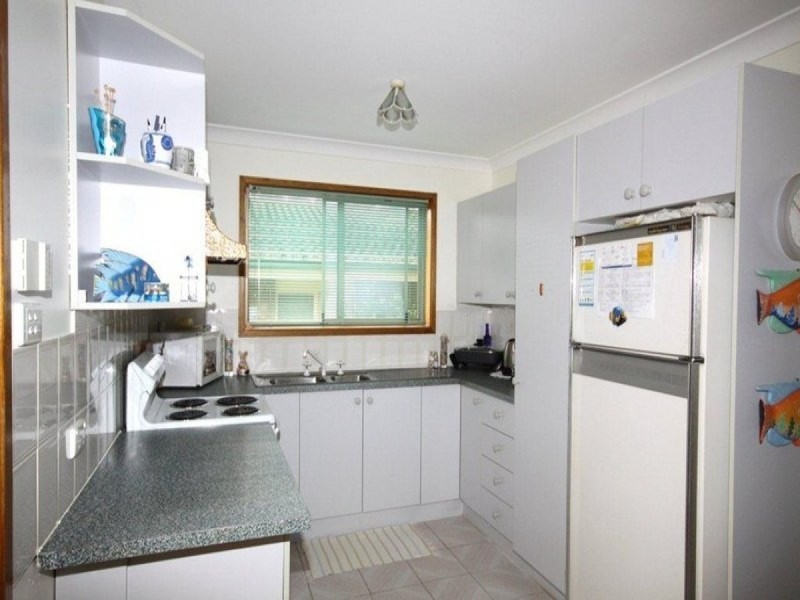 11 Roulstone Crescent, Sanctuary Point NSW 2540