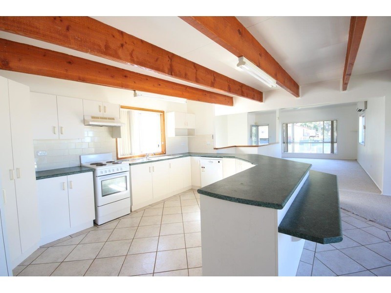 37 Dunisla Street, Sanctuary Point NSW 2540
