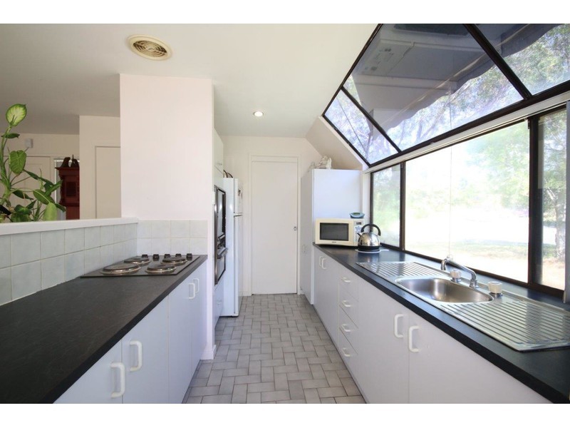 1 Banksia Avenue, Sanctuary Point NSW 2540