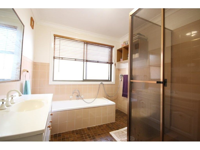 17 Mernie Street, Old Erowal Bay NSW 2540