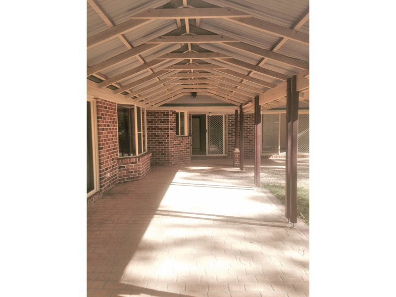 11 McArthur Drive, Falls Creek NSW 2540