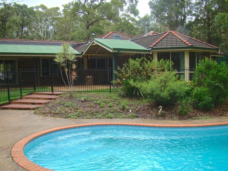 11 McArthur Drive, Falls Creek NSW 2540