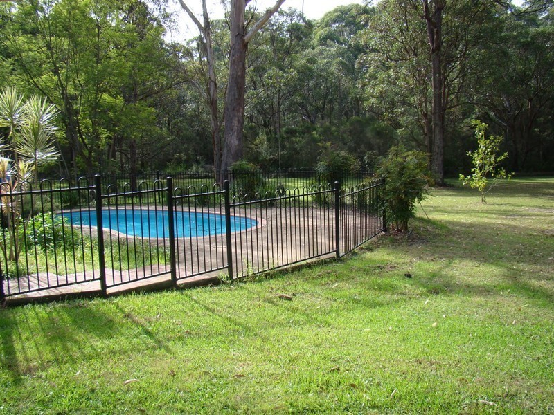 11 McArthur Drive, Falls Creek NSW 2540