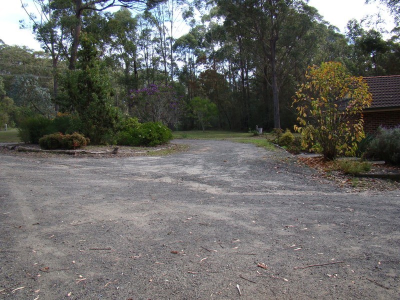 11 McArthur Drive, Falls Creek NSW 2540