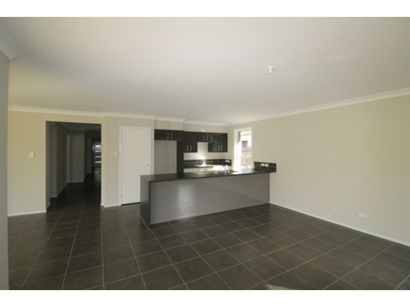 8 Durnford Place, St Georges Basin NSW 2540