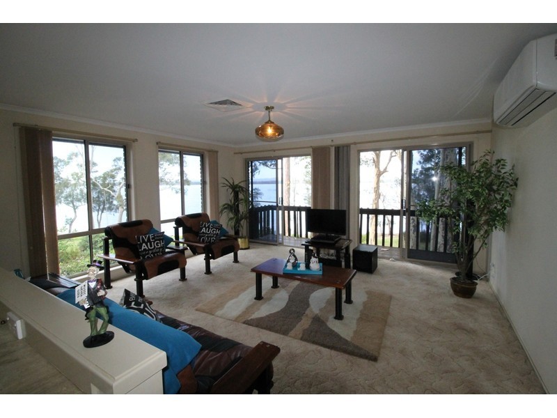 11 Island Point Road, St Georges Basin NSW 2540