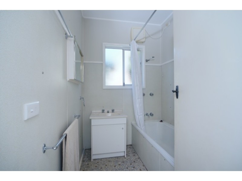 261 Elizabeth Drive, Vincentia NSW 2540