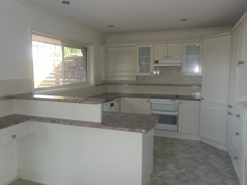 8 Deas Thompson Street, Vincentia NSW 2540