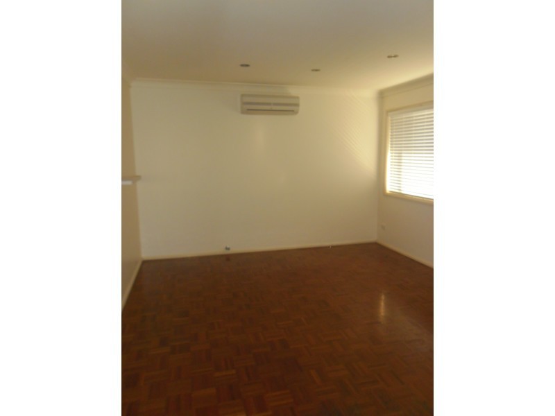 8 Deas Thompson Street, Vincentia NSW 2540