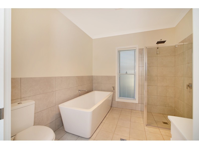 6A Waxberry Place, Sanctuary Point NSW 2540