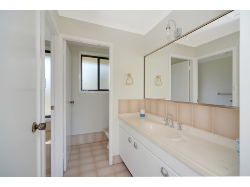 37 Greville Avenue, Sanctuary Point NSW 2540