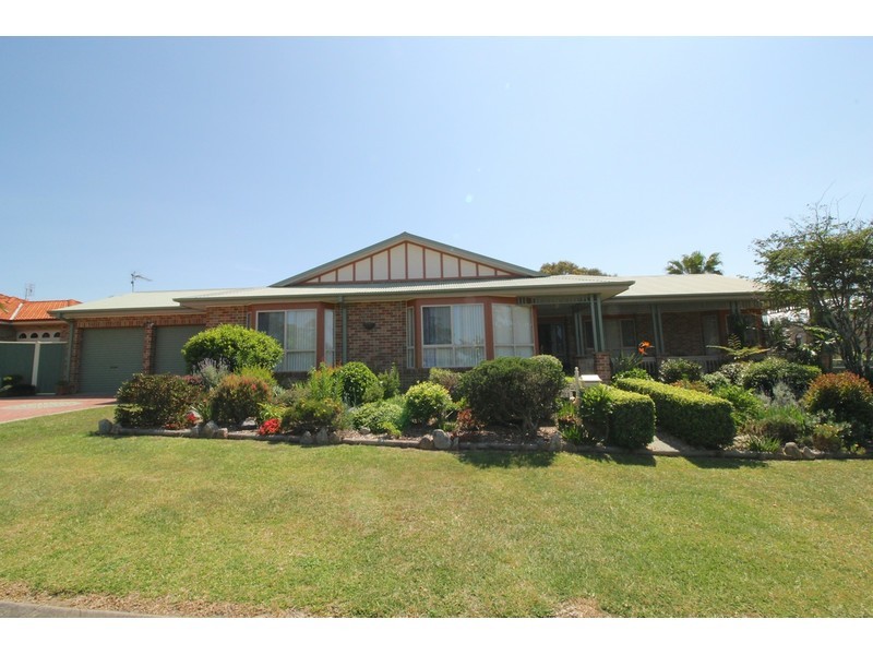 21 Nulla Place, St Georges Basin NSW 2540