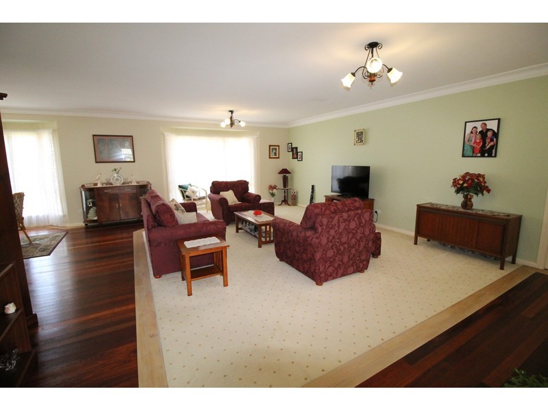 21 Nulla Place, St Georges Basin NSW 2540
