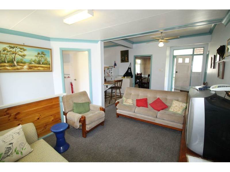 24 Tasman Road, St Georges Basin NSW 2540