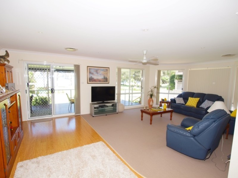 121 Walmer Avenue, Sanctuary Point NSW 2540