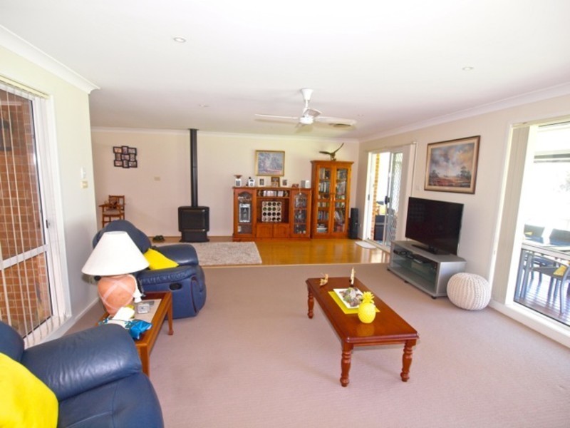 121 Walmer Avenue, Sanctuary Point NSW 2540