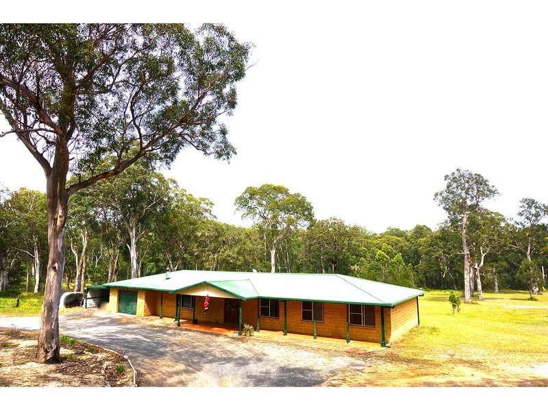 106 Watt Road, Falls Creek NSW 2540