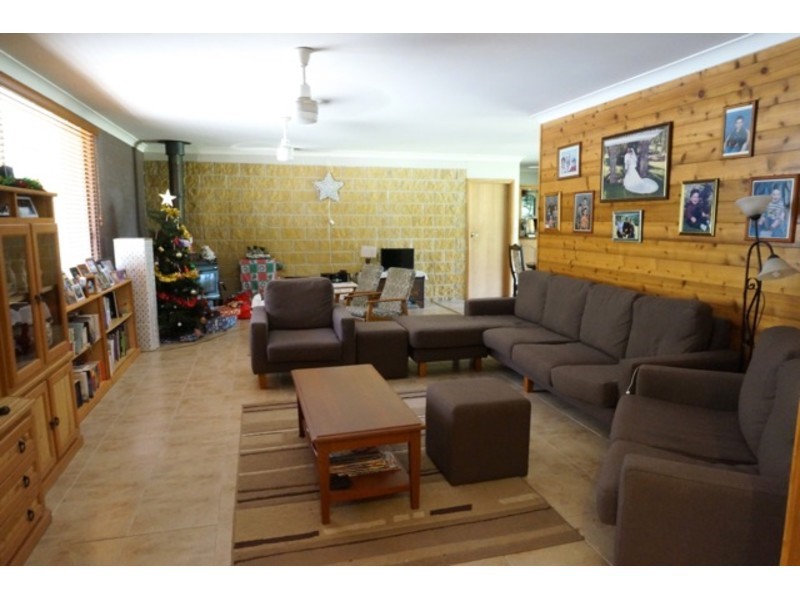 106 Watt Road, Falls Creek NSW 2540