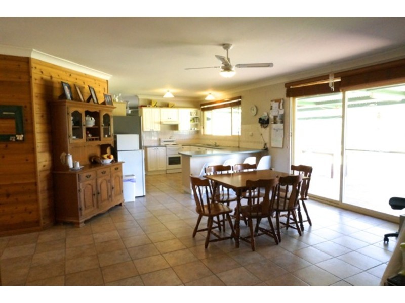 106 Watt Road, Falls Creek NSW 2540