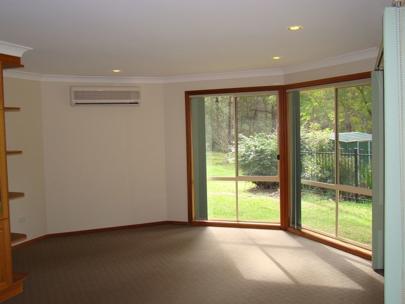 11 McArthur Drive, Falls Creek NSW 2540