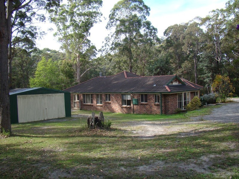 11 McArthur Drive, Falls Creek NSW 2540