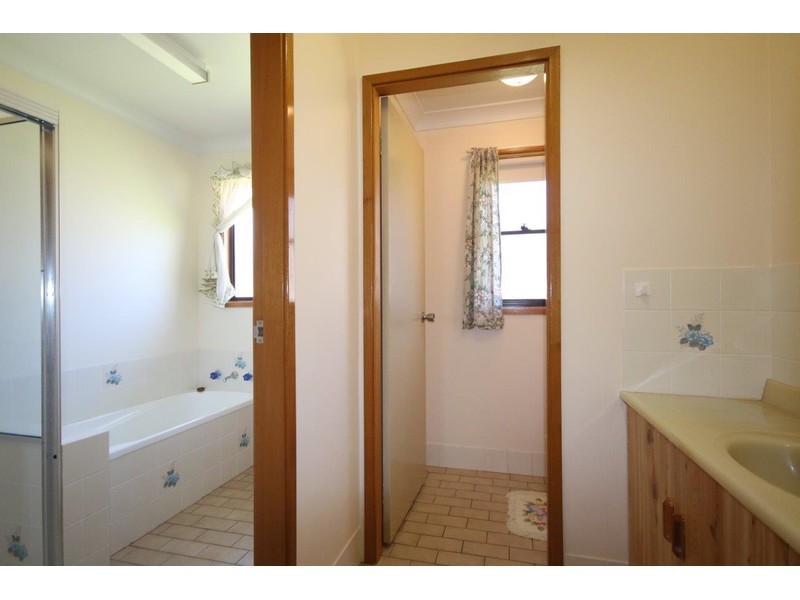 27 Kingsford Smith Crescent, Sanctuary Point NSW 2540
