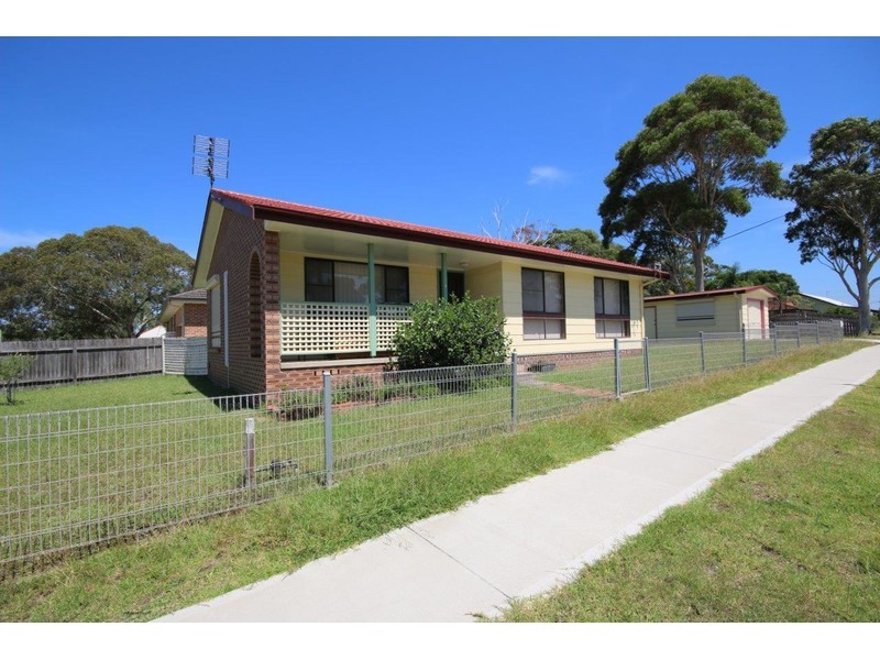27 Kingsford Smith Crescent, Sanctuary Point NSW 2540